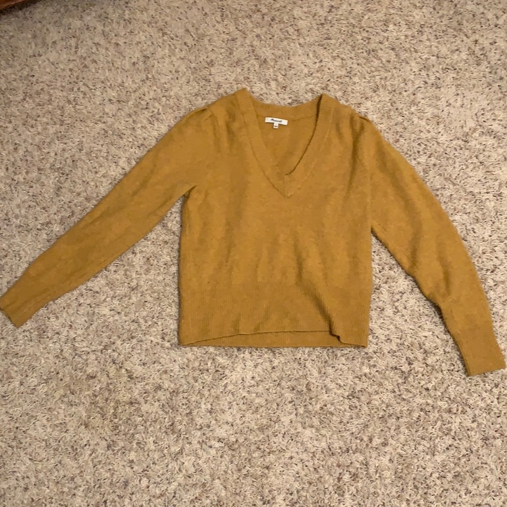 Madewell sweater, size small.